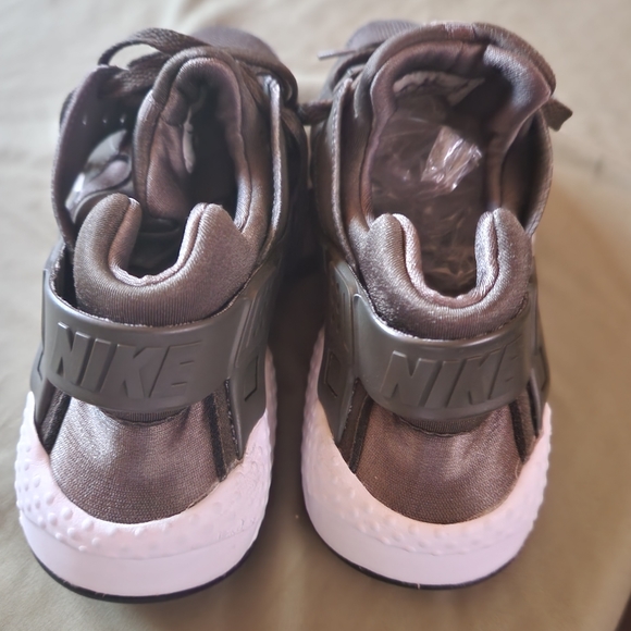 Nike Huraches - Picture 3 of 5